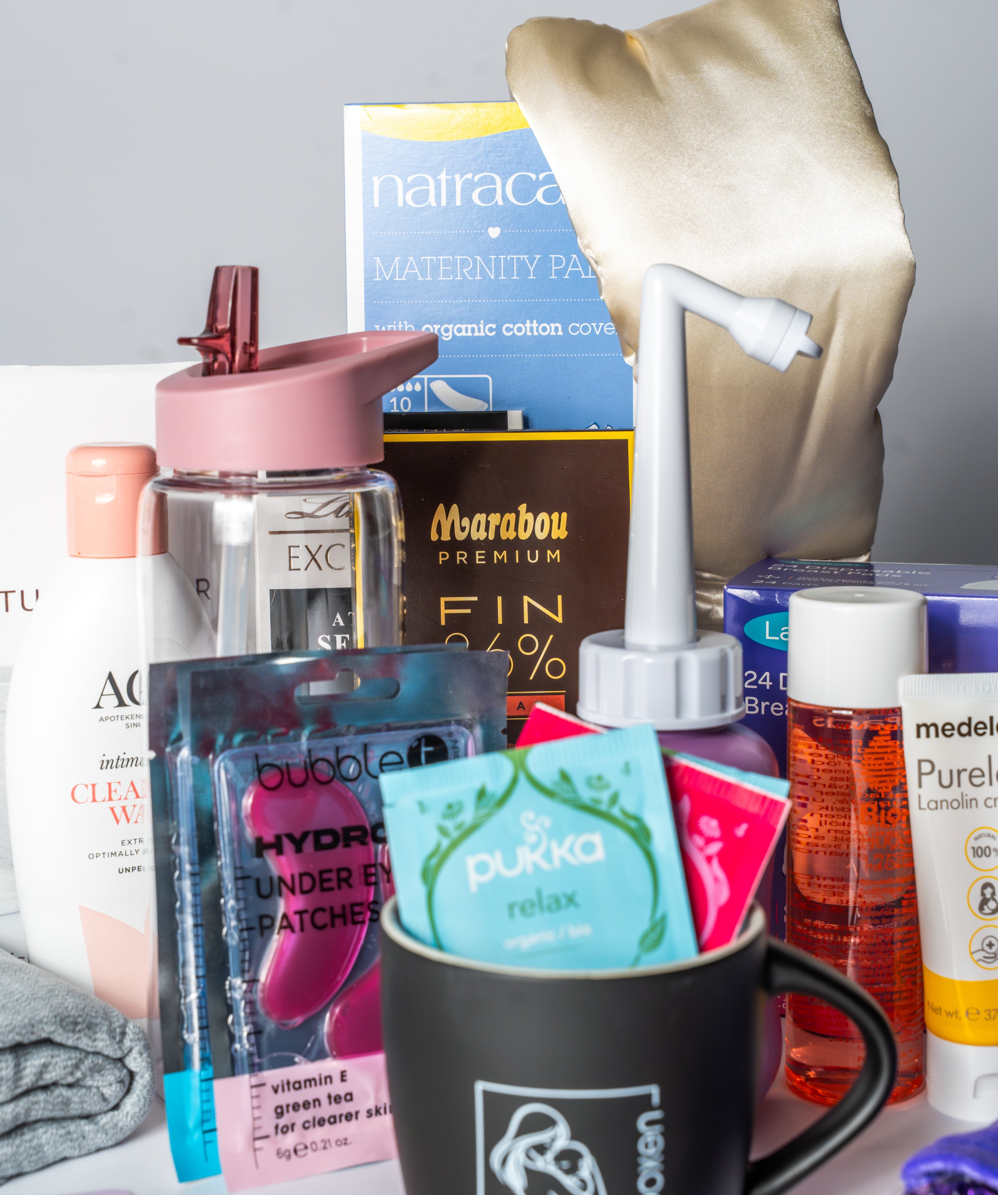 Mammaboxen Premium öppen – noggrant utvalda produkter för kropp och återhämtning